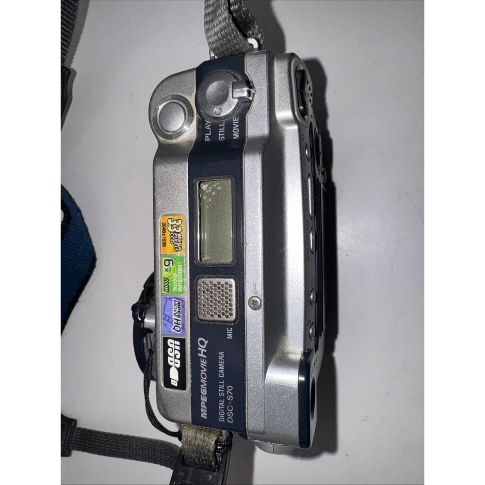 Sony DSC-S70 Cyber Shot Digital Camera 3.3MP 6x Zoom Battery Power Cord Untested